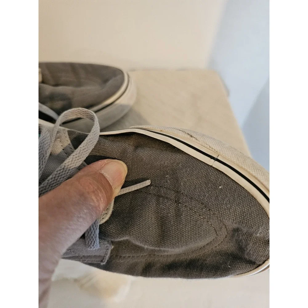 Nike Girls Lace Up Gray Logo Shoes 4.5Y